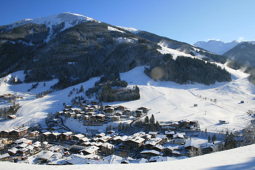 Hotel-Pension Flora Saalbach-Hinterglemm Extérieur photo