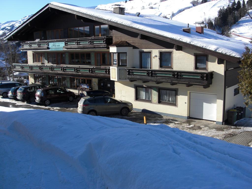 Hotel-Pension Flora Saalbach-Hinterglemm Extérieur photo
