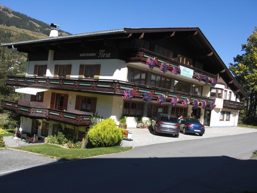 Hotel-Pension Flora Saalbach-Hinterglemm Extérieur photo