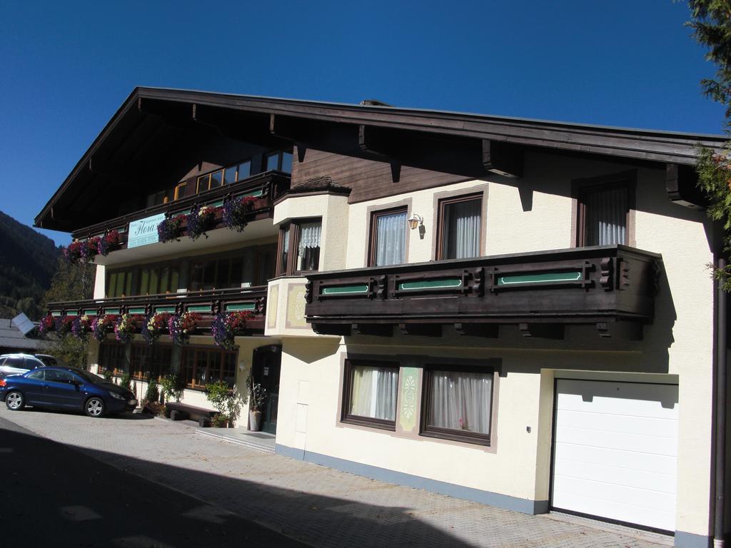Hotel-Pension Flora Saalbach-Hinterglemm Extérieur photo